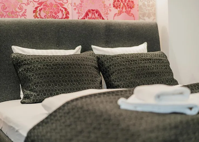 Luxury Designer In Center Of Appartement
