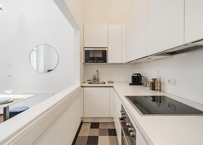 Luxury Designer In Center Of Appartement *