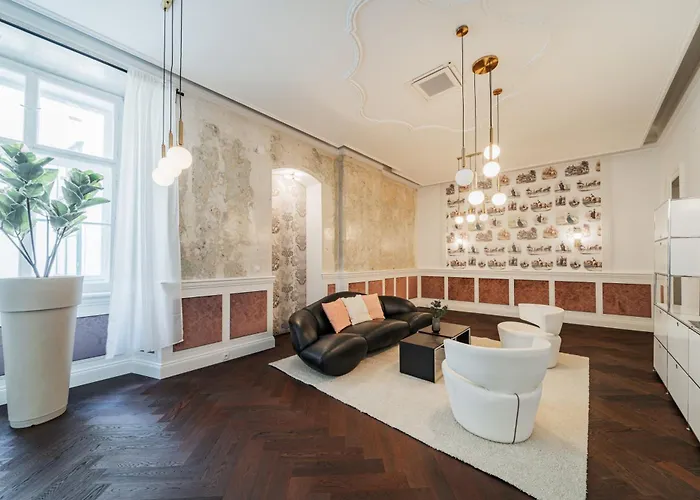 Luxury Designer In Center Of * Vienne